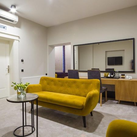 Hotel Nihil Novi ราดอม ภายนอก รูปภาพ