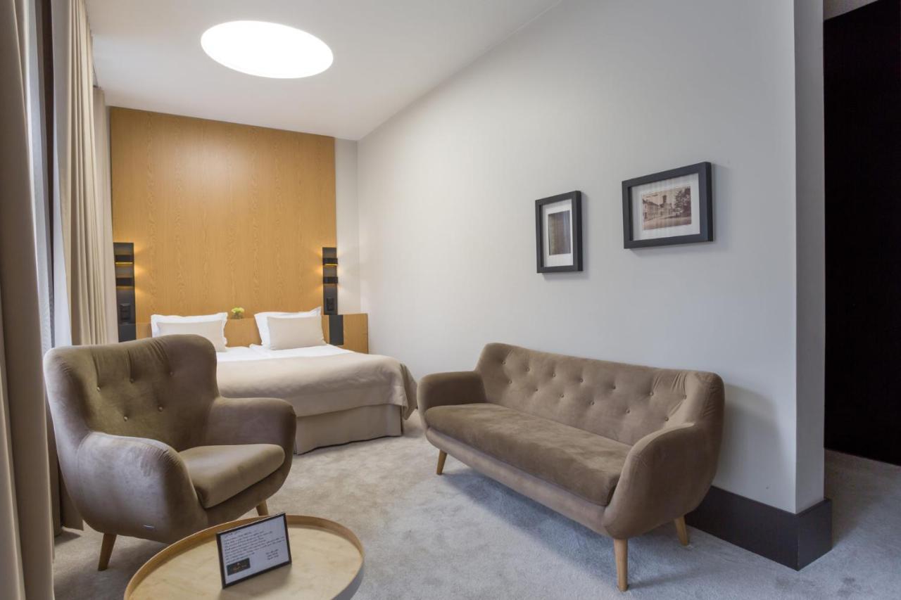 Hotel Nihil Novi ราดอม ภายนอก รูปภาพ