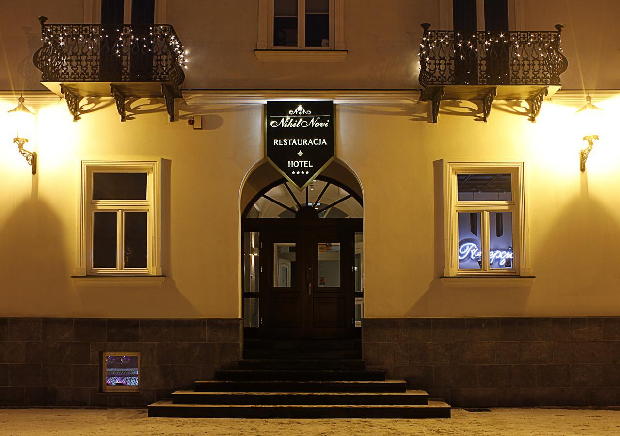 Hotel Nihil Novi ราดอม ภายนอก รูปภาพ