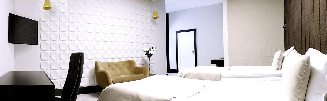 Hotel Nihil Novi ราดอม ภายนอก รูปภาพ